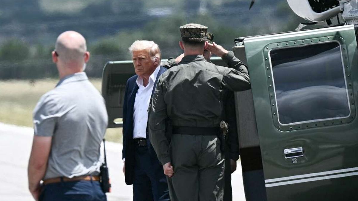 Texas, Trump incontra le famiglie "devastate dalle inondazioni" | "I cuori degli americani sono a pezzi"
