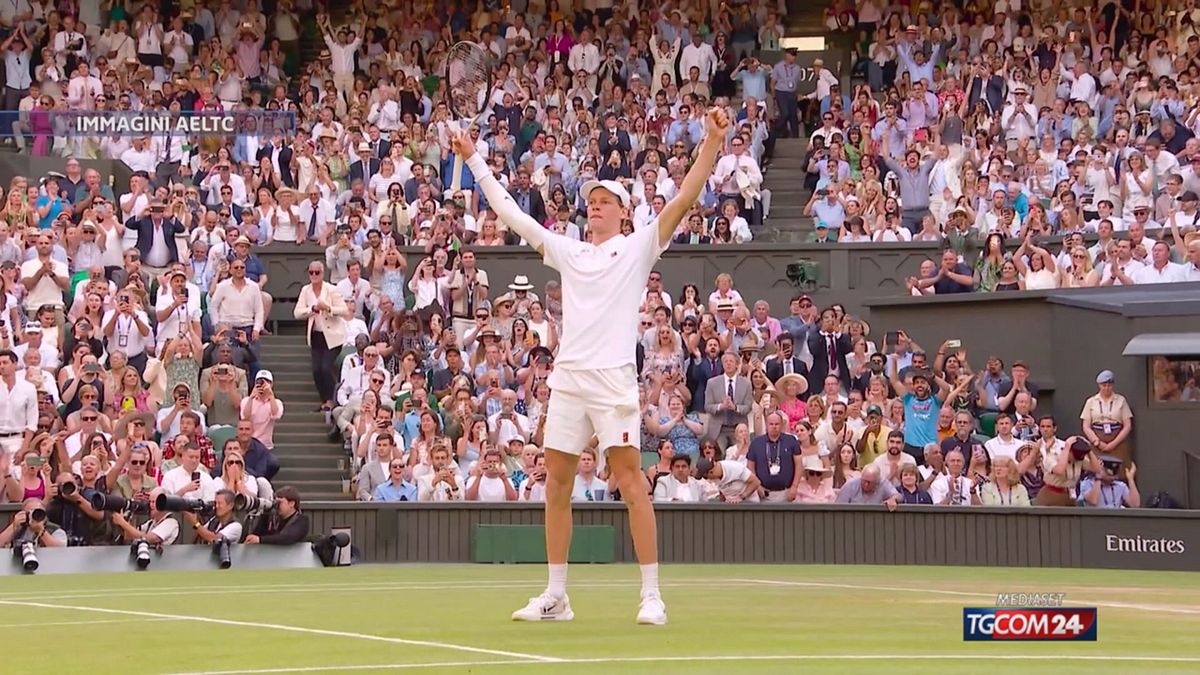 Sinner fa la storia, è il primo italiano a trionfare a Wimbledon