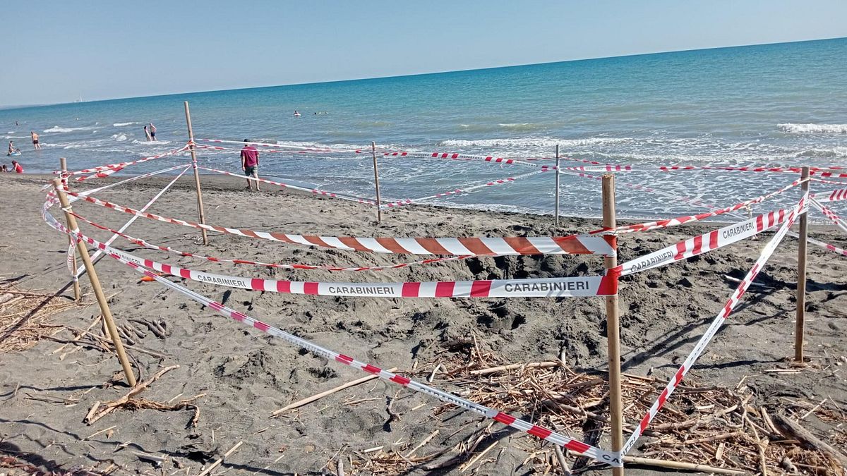 Morto in una buca in spiaggia, ipotesi malore durante il gioco