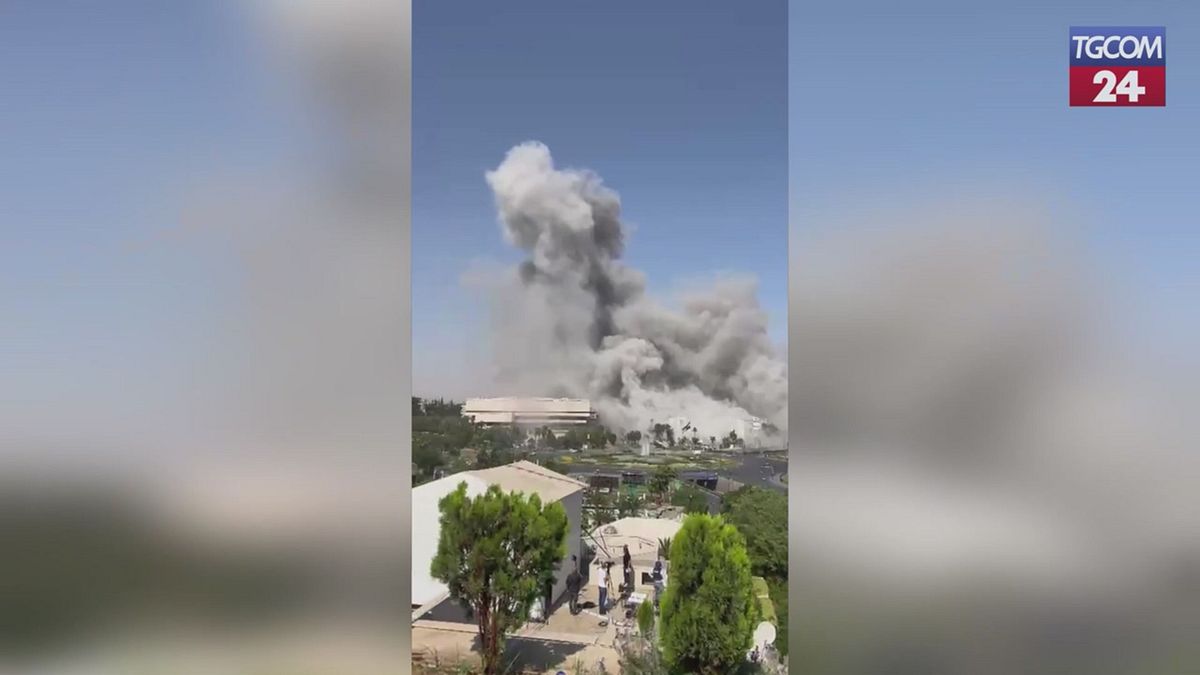Israele attacca la Siria: colpito il palazzo presidenziale a Damasco