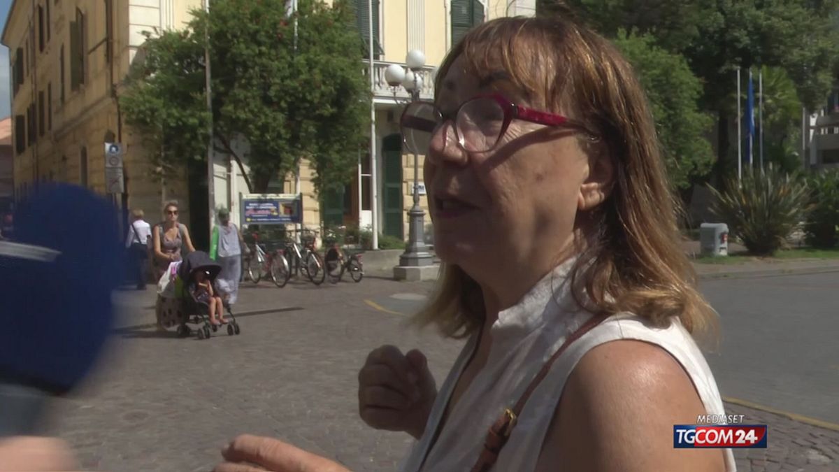 A Diano Marina (Imperia) non si può passeggiare nelle vie del centro in costume da bagno