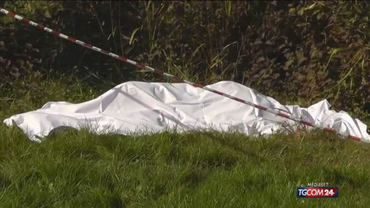 Donna travolta e uccisa da un’auto pirata a Cusercoli (Forlì): è caccia al conducente