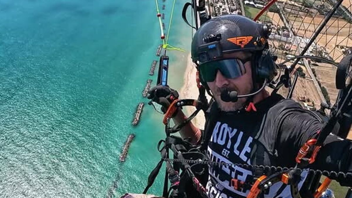 Fermo, colpito da malore precipita con il parapendio: morto il famoso base jumper Felix Baumgartner