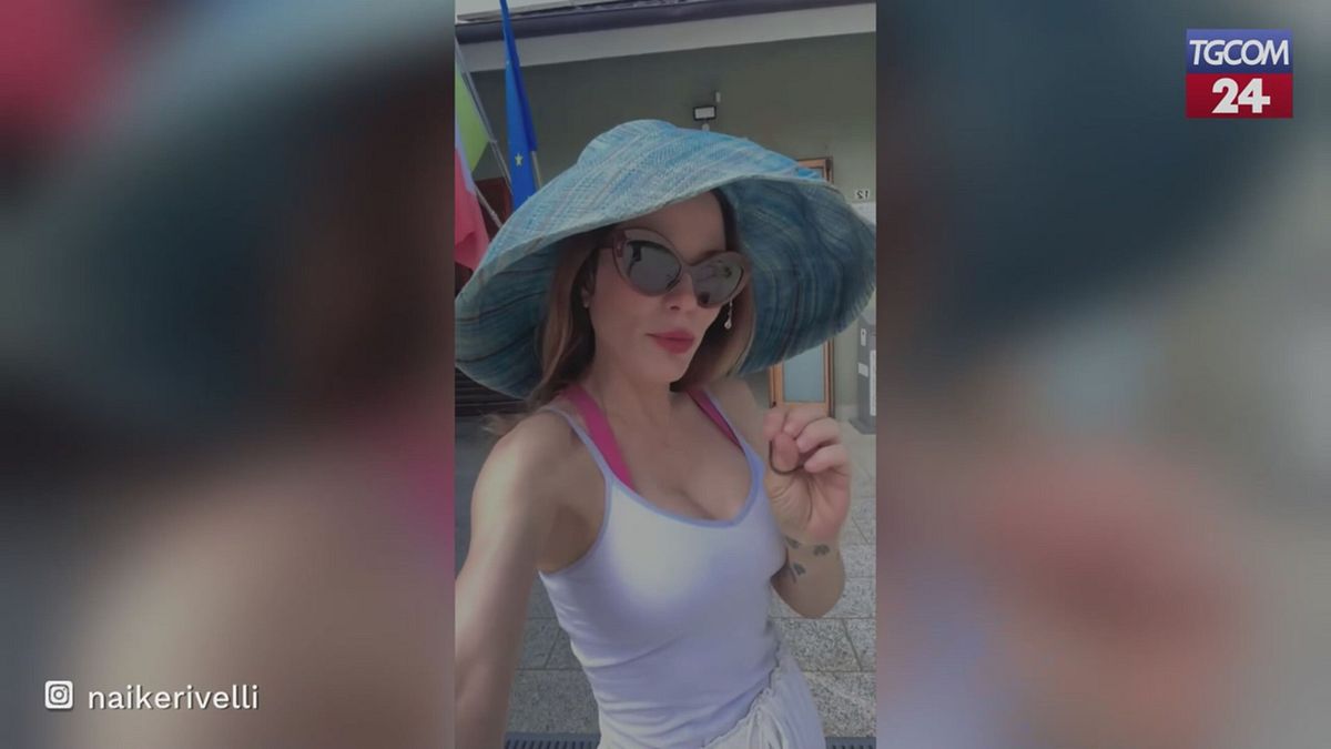 naike rivelli si sposa l annuncio della data sui social
