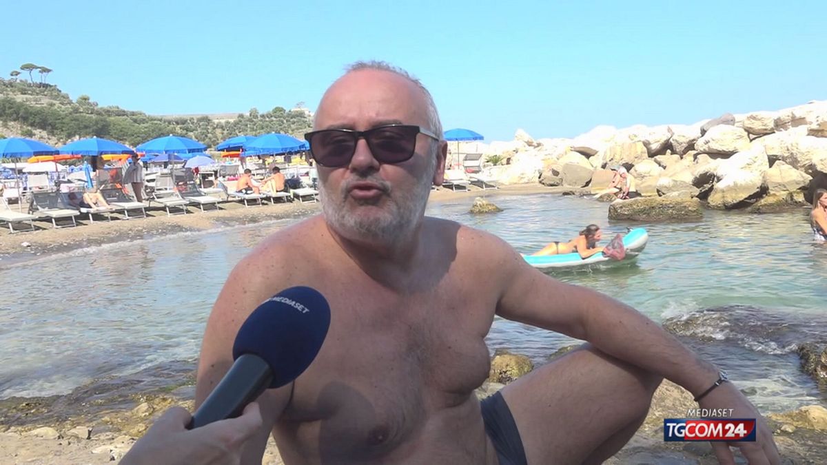 Costiera sorrentina, nella Baia di Puolo turisti da"ogni parte del mondo