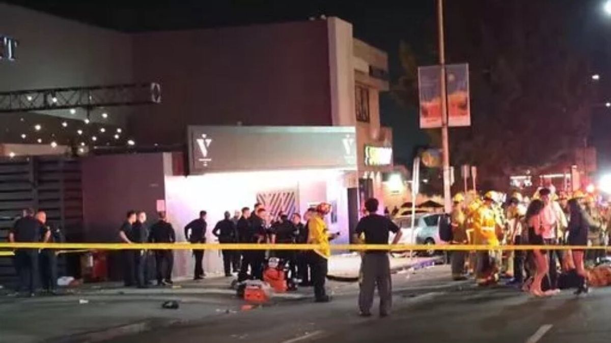 Los Angeles, auto sulla folla: decine di feriti, c