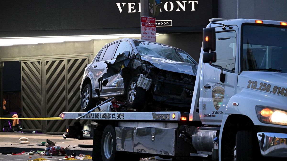Auto lanciata sulla folla a Los Angeles: 29enne incriminato per aggressione armata | Il movente? Vendetta per essere era stato cacciato dal locale