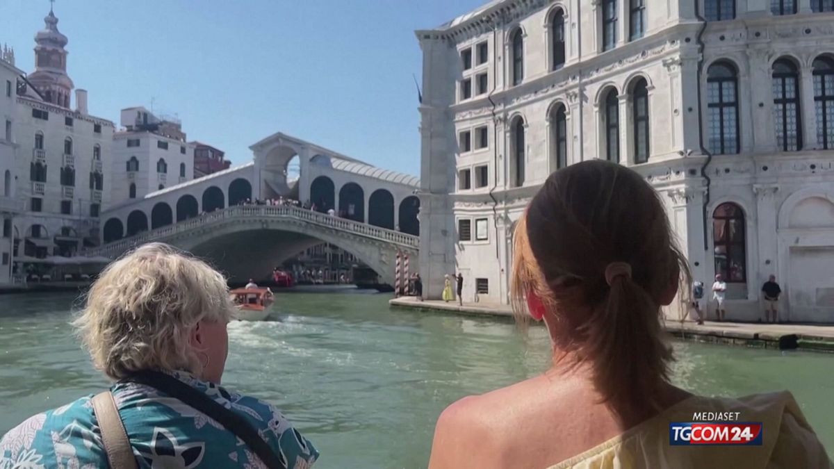 venezia mor236 schiacciato in gondola da un vaporetto 4 milioni alla famiglia del turista