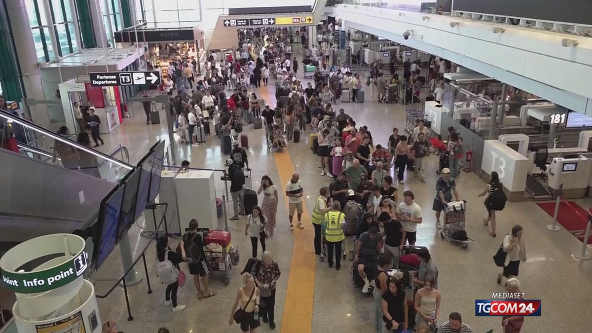 A luglio tre voli su 10 in Europa atterrati in ritardo