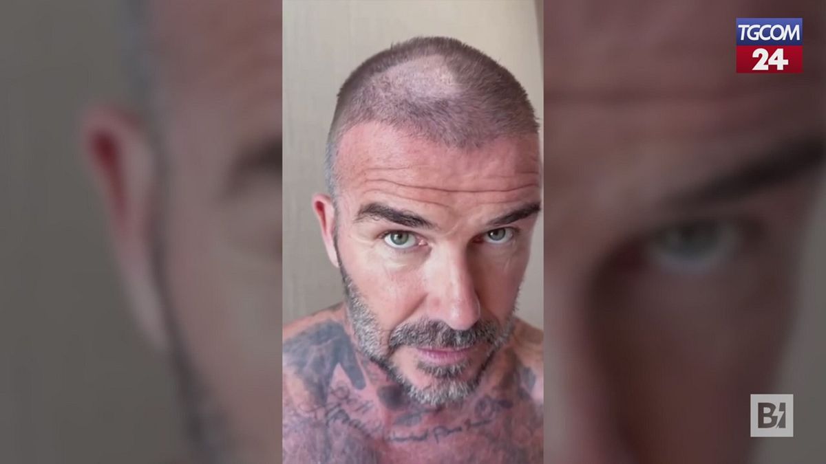 Beckham, che disastro quei capelli! E la moglie Victoria lo prende in giro