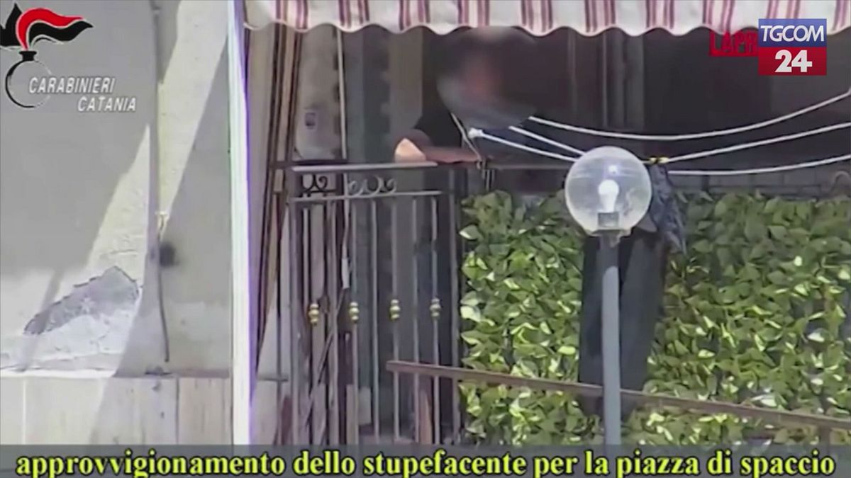 Catania, rete di spaccio gestita da un uomo ai domiciliari: ecco come agiva