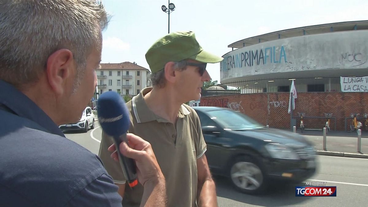 Milano, festa non autorizzata nella piscina Argelati