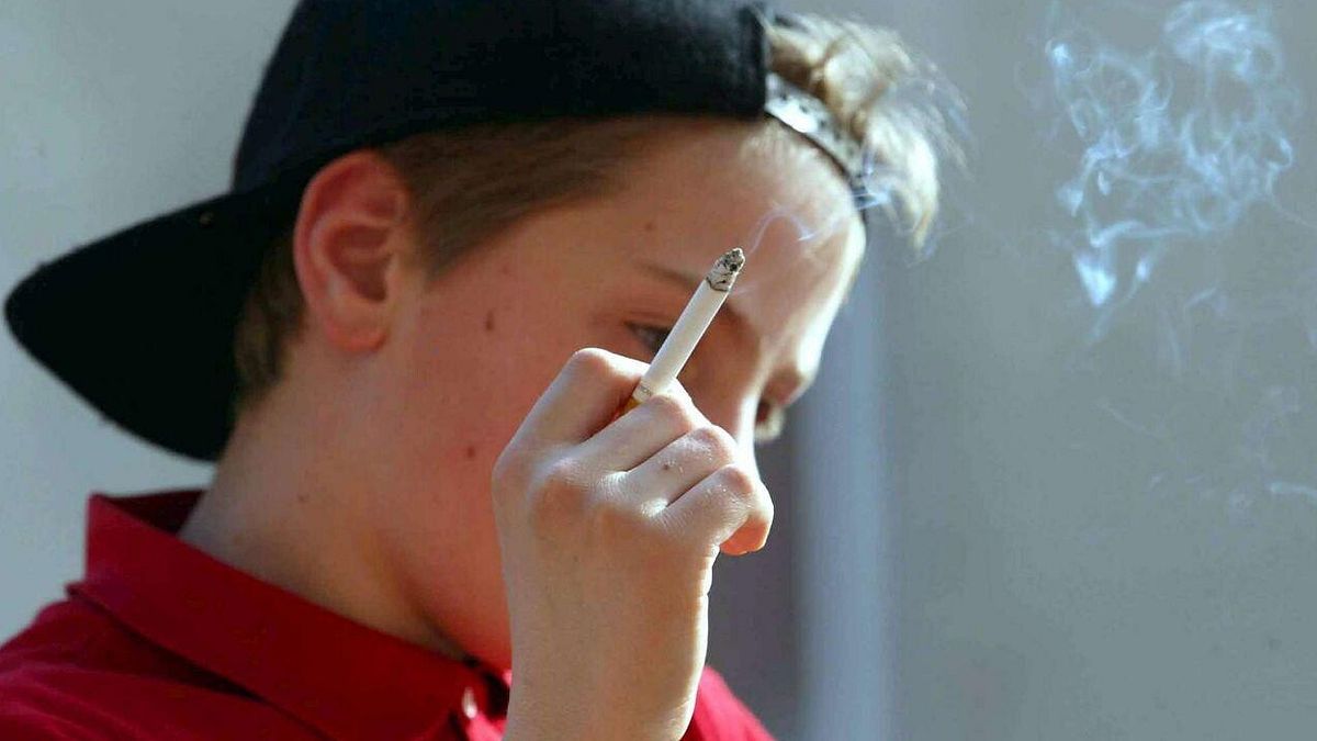 Gençler arasında sigara içmek kaygı ve depresyonu arttırır