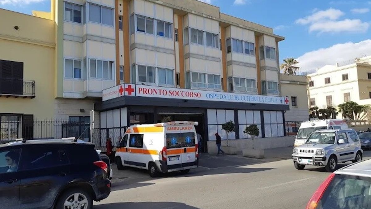 Palermo, ragazzina muore in ospedale: aveva i vestiti intrisi di benzina, al momento esclusa l