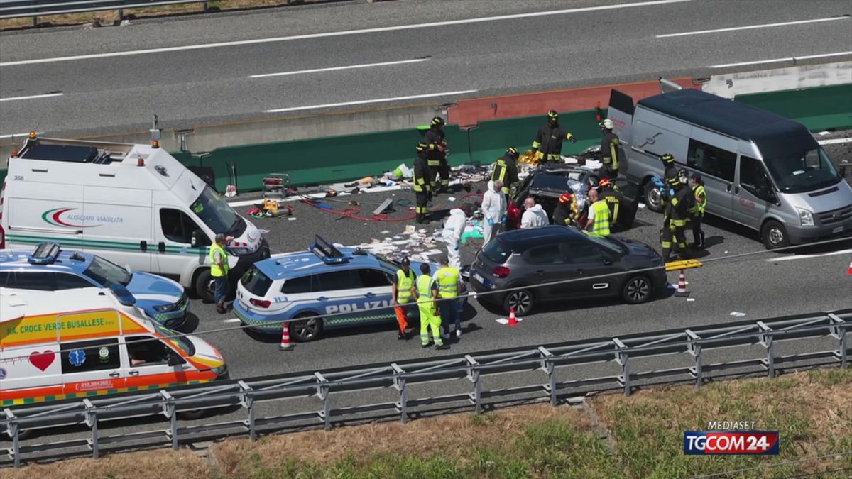 Quattro morti sulla A4, auto contromano in corsia di sorpasso