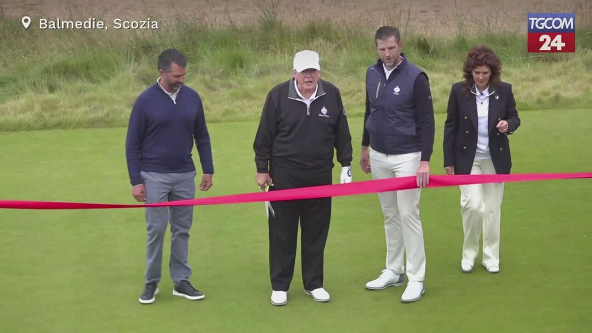 scozia trump inaugura un nuovo campo da golf che porta il suo nome