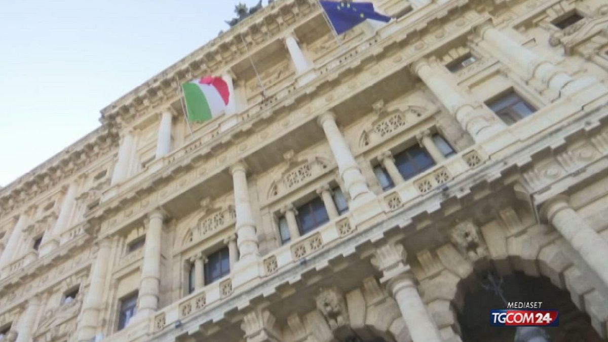catania aveva dato del lecchino al capo la cassazione conferma il licenziamento