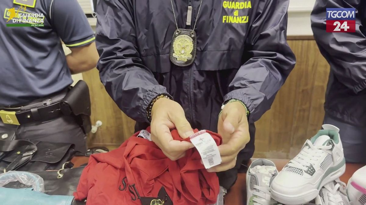 pescara sequestrati capi di abbigliamento e accessori falsi per oltre 50mila euro