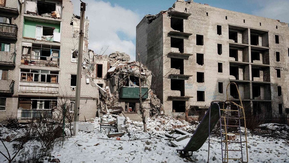 Ucraina, Palazzo Chigi ribadisce il no a invio di truppe italiane | Missili russi su Kiev: oltre 20 morti, anche 4 bimbi | Condanna da Meloni e Usa