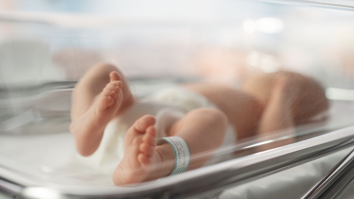 roma salvata una neonata all ospedale bambin ges249 aveva un tumore di 800 grammi