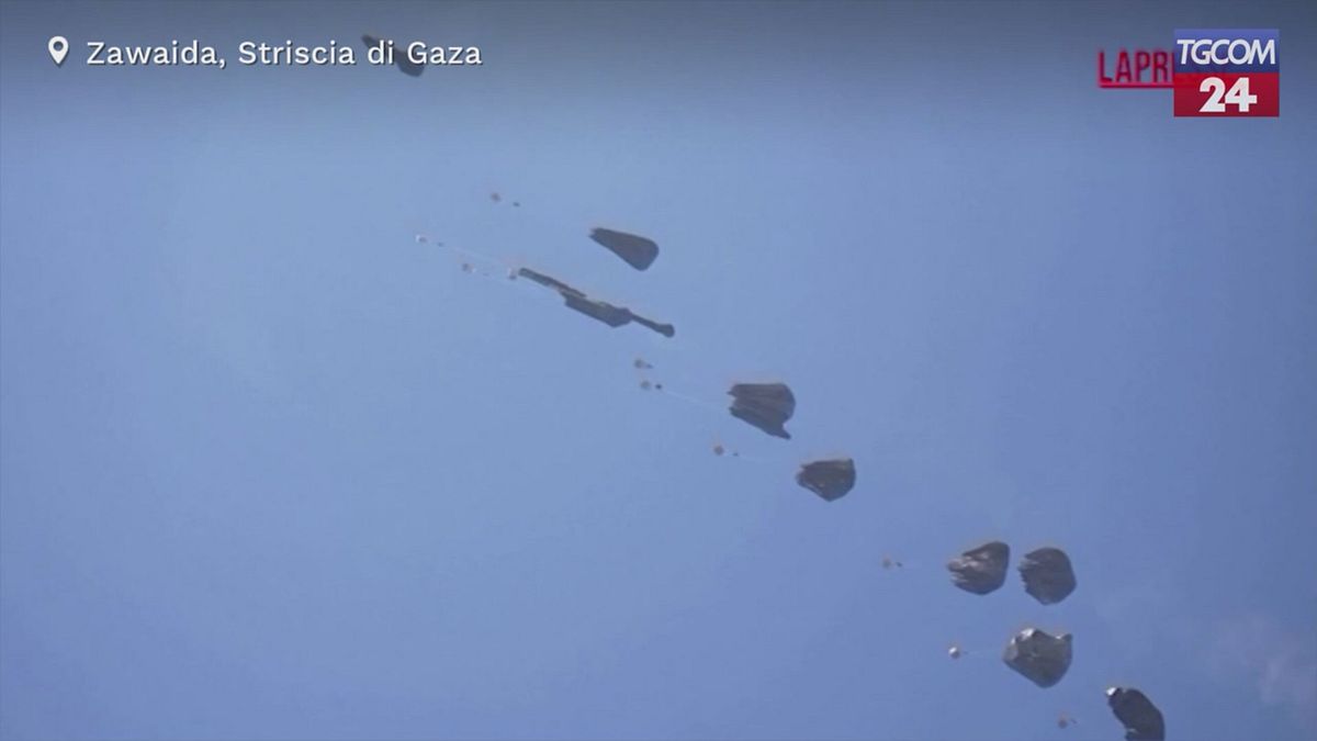 Gaza, la disperata corsa dei palestinesi all