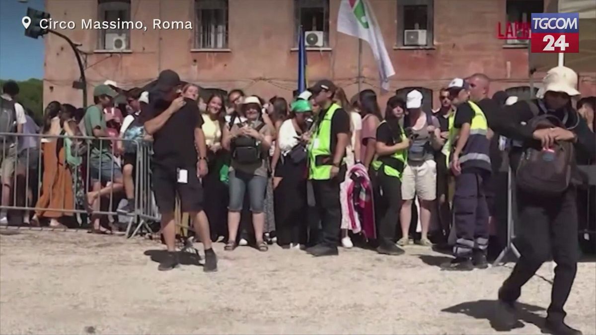 giubileo in migliaia al circo massimo per la giornata delle confessioni