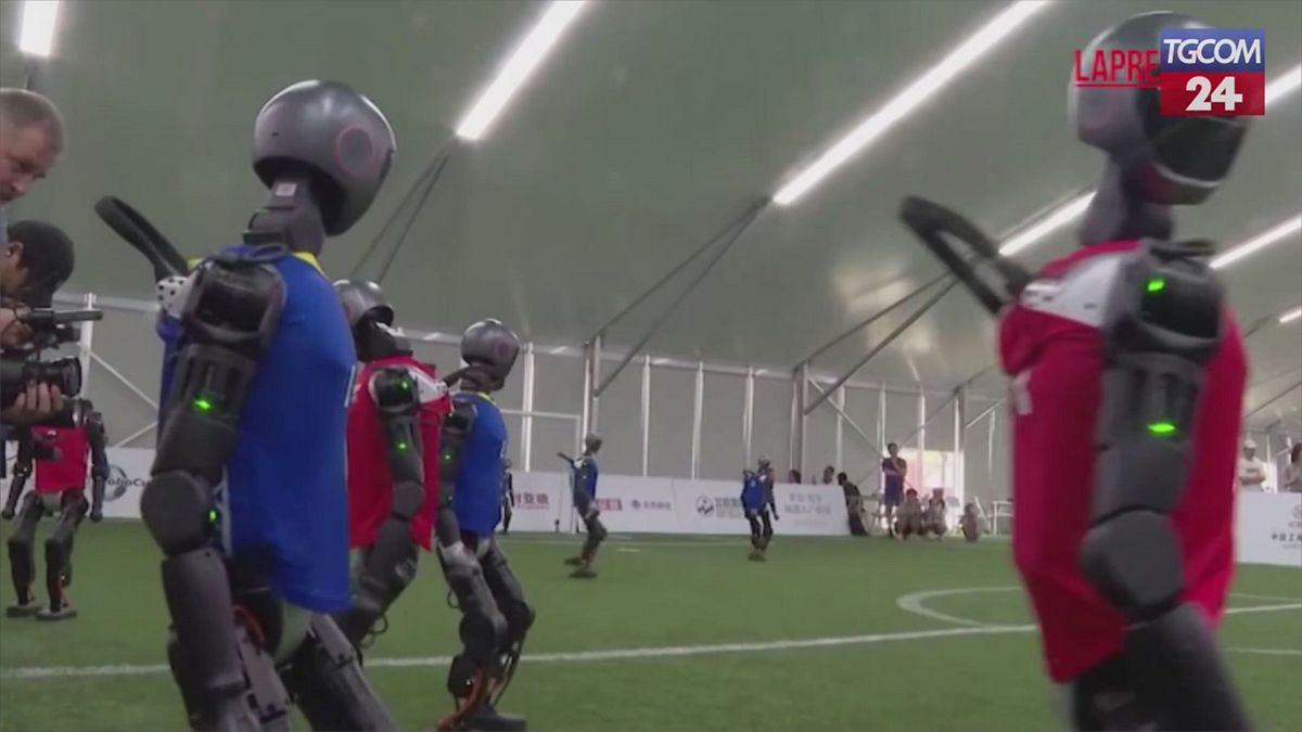 “Dünya Humanoid Robot Oyunları”, Pekin'deki futbol takımlarının eğitimi