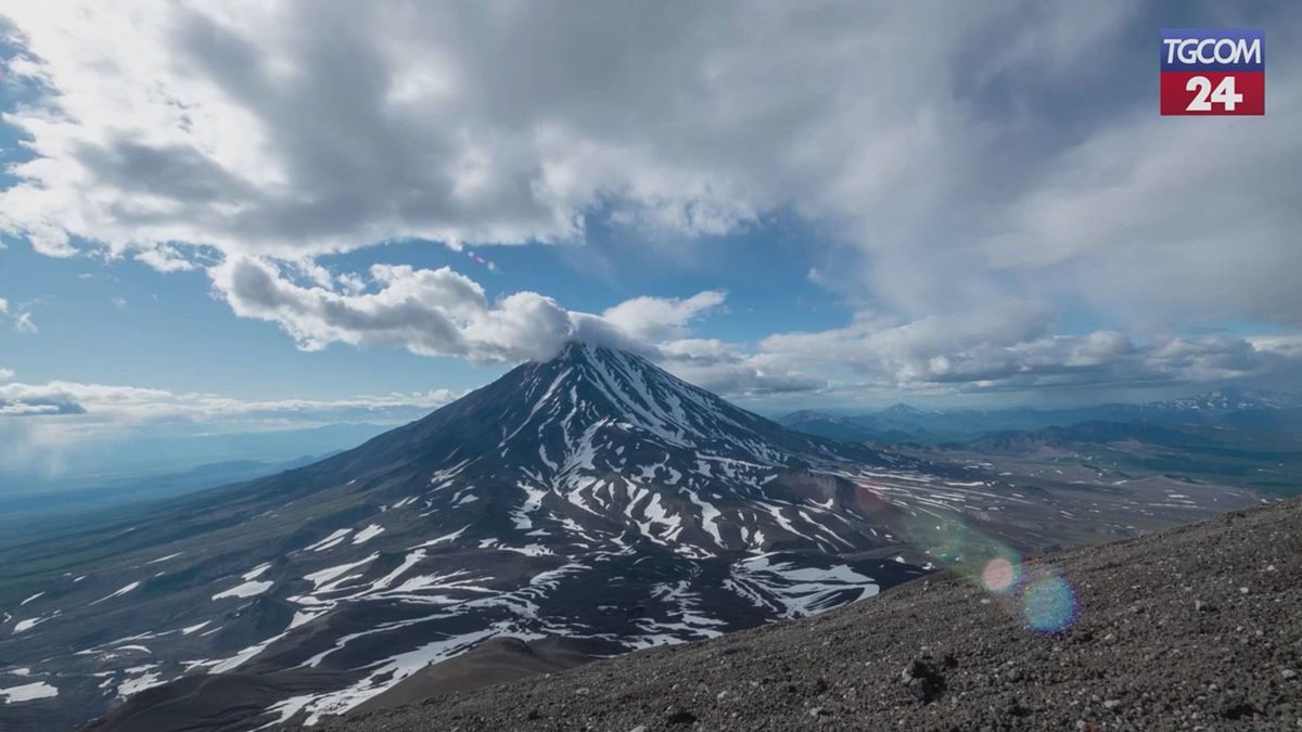 Russia, sette vulcani ancora attivi in Kamchatka dopo sisma