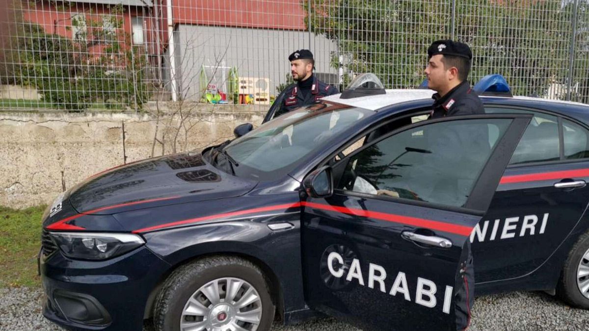 napoli spaccio di crack in casa arrestata giovane nonna pusher