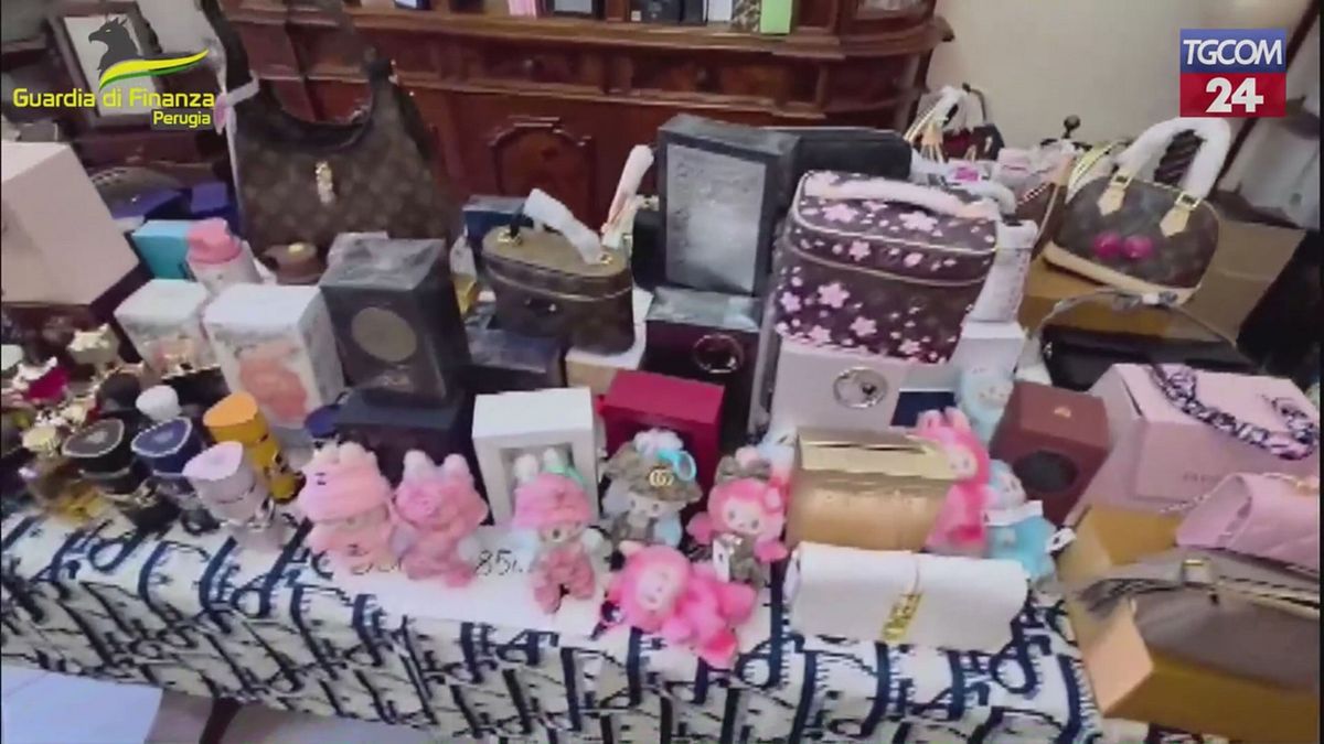 perugia sequestrati oltre 2300 capi di abbigliamento e accessori falsi