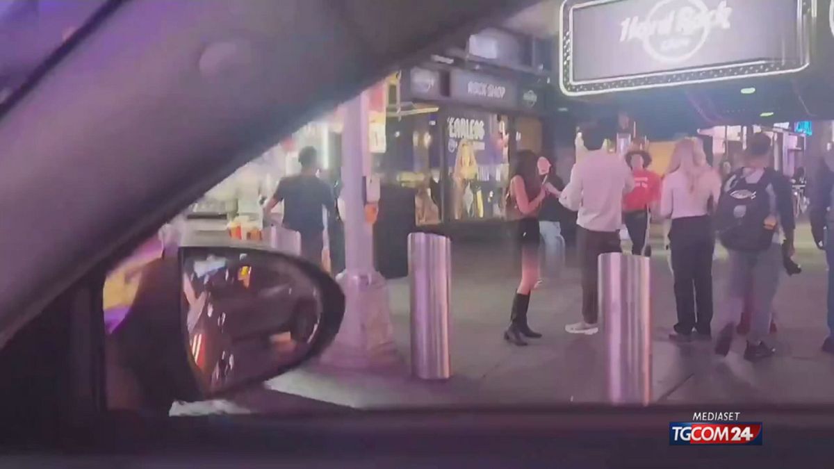 17enne spara a Times Square: tre i feriti