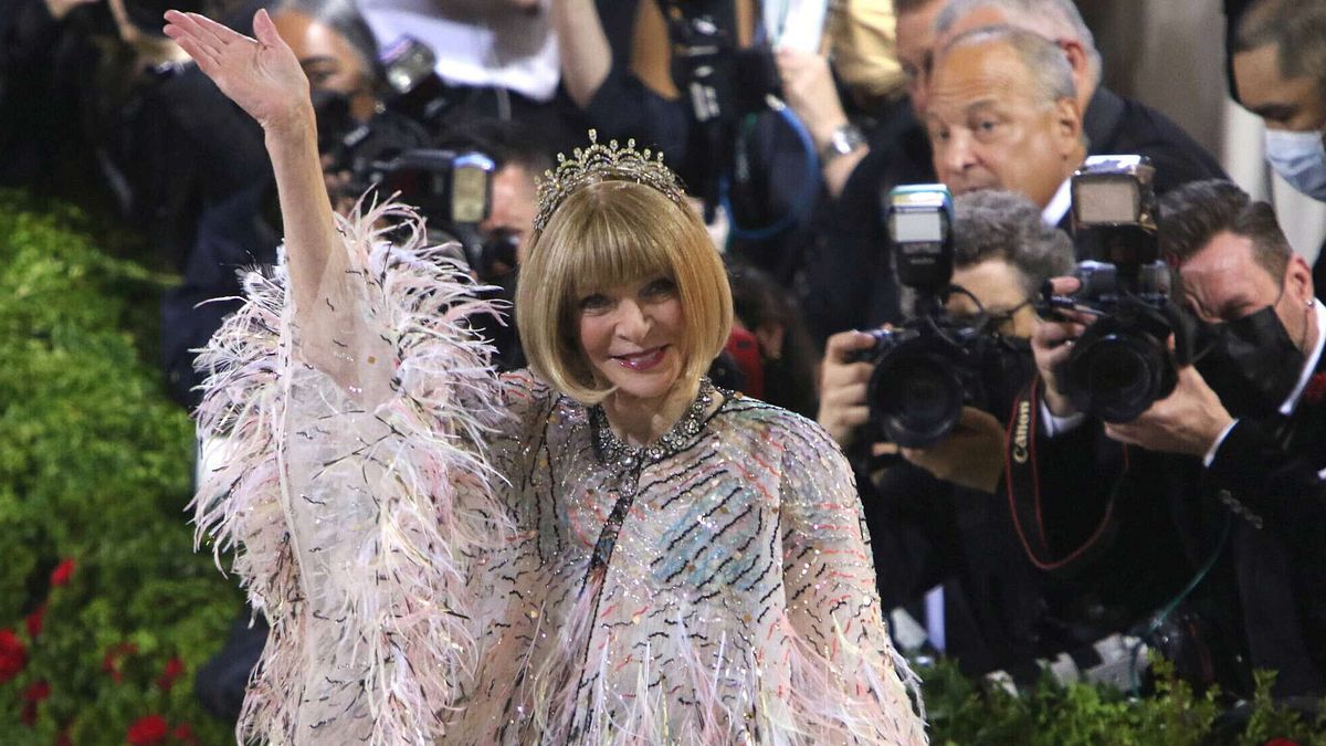 Anna Wintour bu sefer gerçek için bir asistan arıyor. Ve ücret bile kötü değil