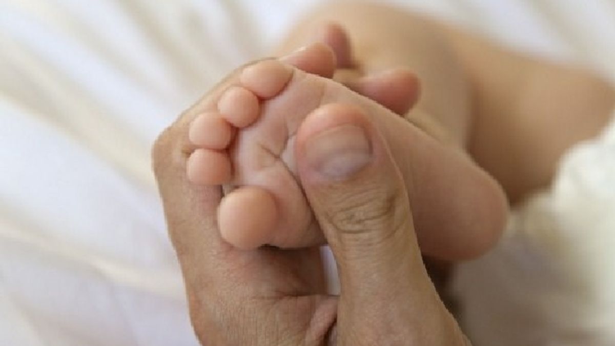 Vasto, bimbo di un anno muore dopo aver mangiato un biscotto: chiesta autopsia