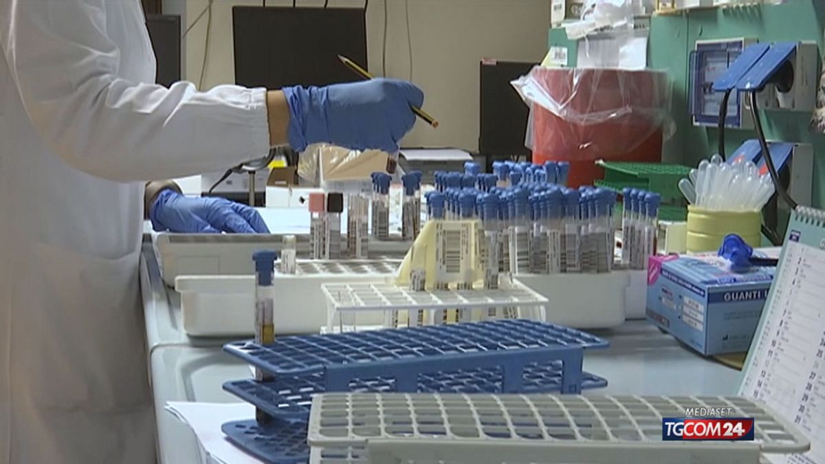 allarme botulino friarielli sotto sequestro ma ci sarebbero pi249 cibi contaminati