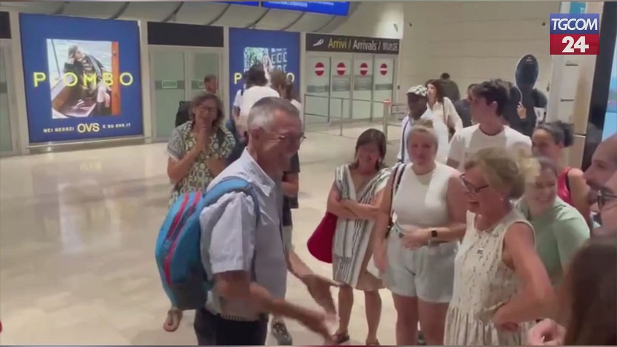 Don Capovilla, rientrato in Italia il sacerdote respinto all'aeroporto ...