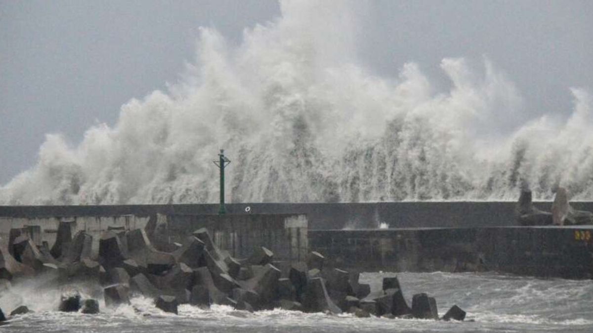 taiwan il tifone podul ha raggiunto il sud scuole chiuse e centinaia di voli cancellati
