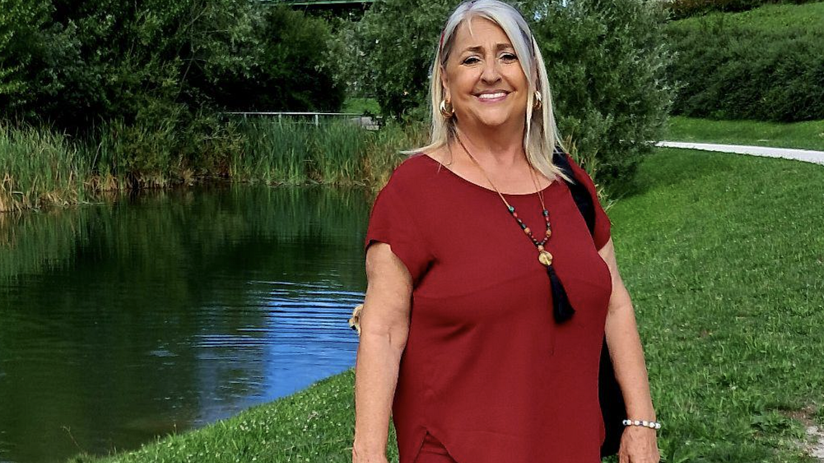 milano 69enne trovata morta nella vasca da bagno le ferite sul collo e le chiavi di casa sparite si indaga per omicidio
