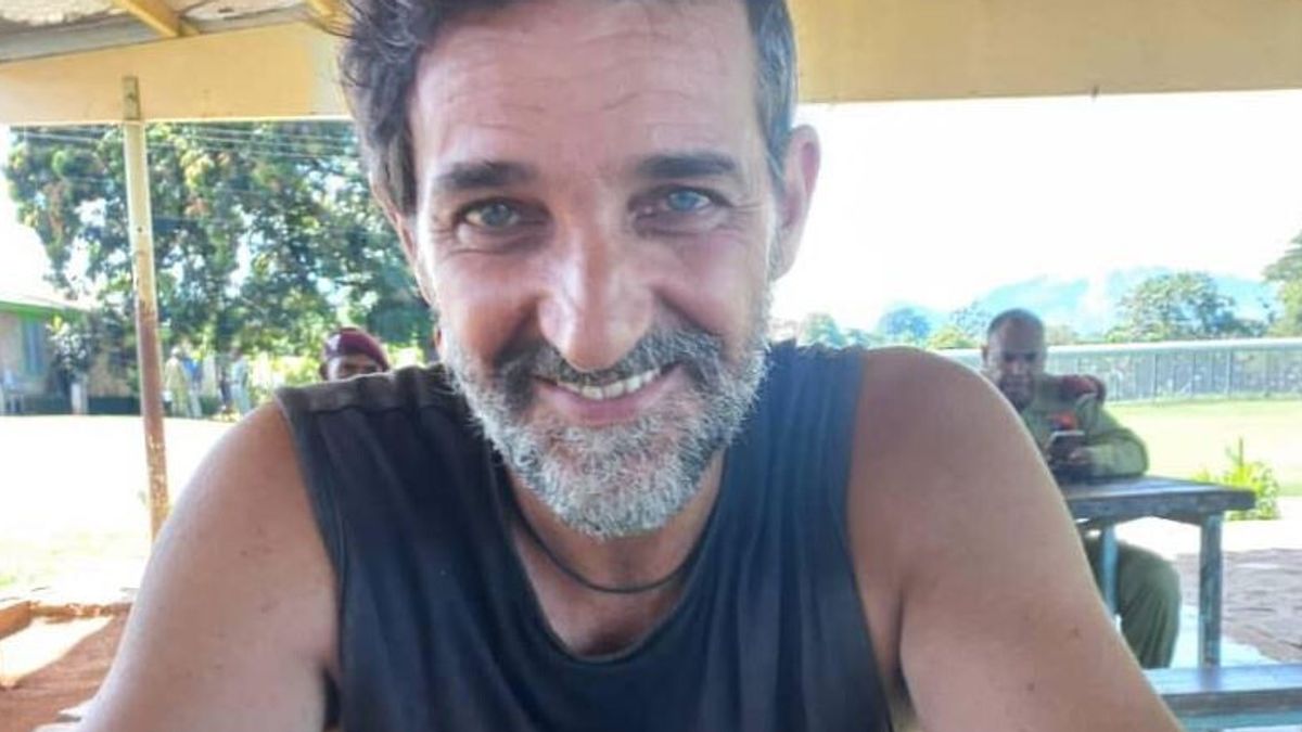 rientrato in italia il velista pescarese carlo d attanasio i cinque anni di carcere in papua nuova guinea 200 stata dura ma ora sono felicissimo 