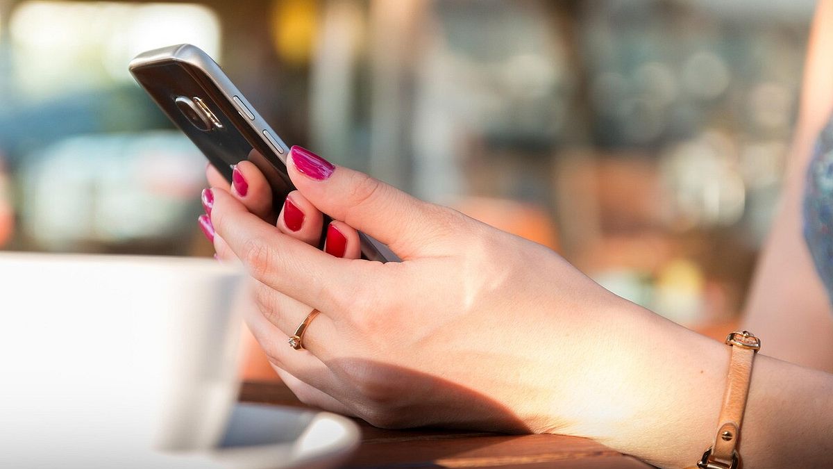 la russia limita le chiamate su whatsapp e telegram per contrastare attivit224 criminali