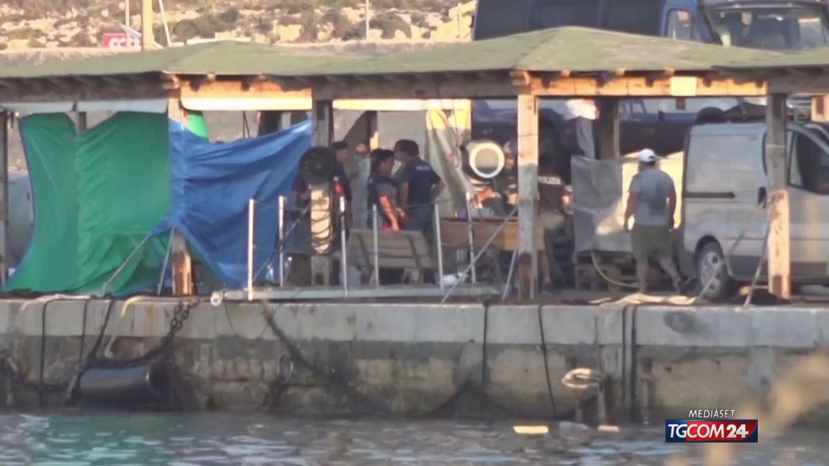 Lampedusa'daki gemi enkazı siyasi çatışmayı yeniden canlandırıyor