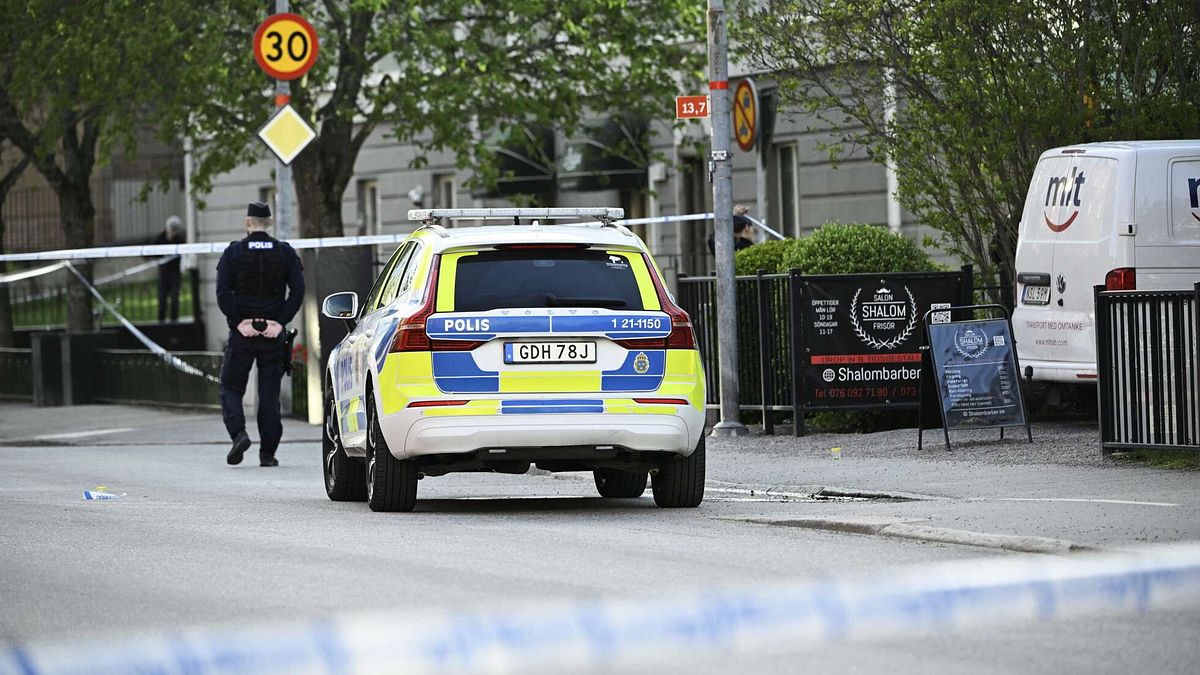 svezia sparatoria vicino alla moschea di orebro due feriti