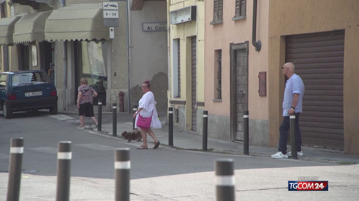 Golasecca, il paesino senza negozi: in piazza arriva il panettiere ambulante
