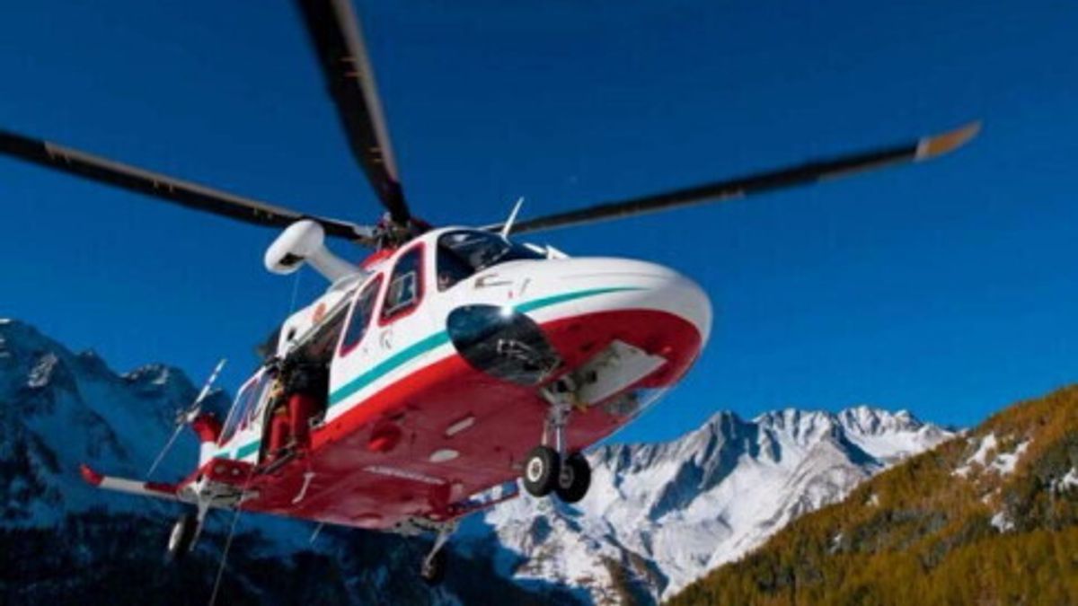 montagna precipita sul monte bianco morto alpinista