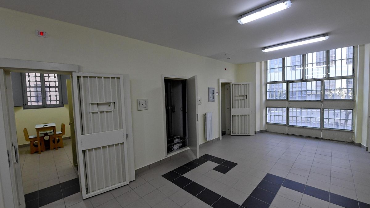 napoli due detenuti evadono dal carcere di poggioreale catturati entrambi