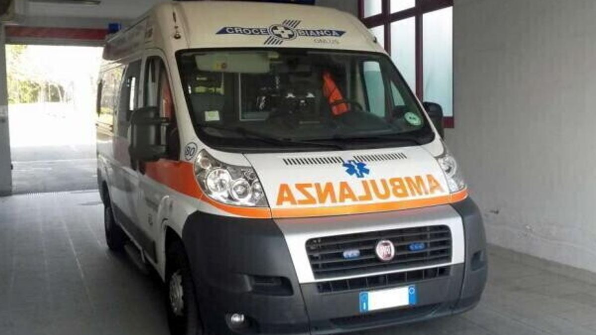 Lecce, cede il cric: meccanico muore schiacciato da un camion