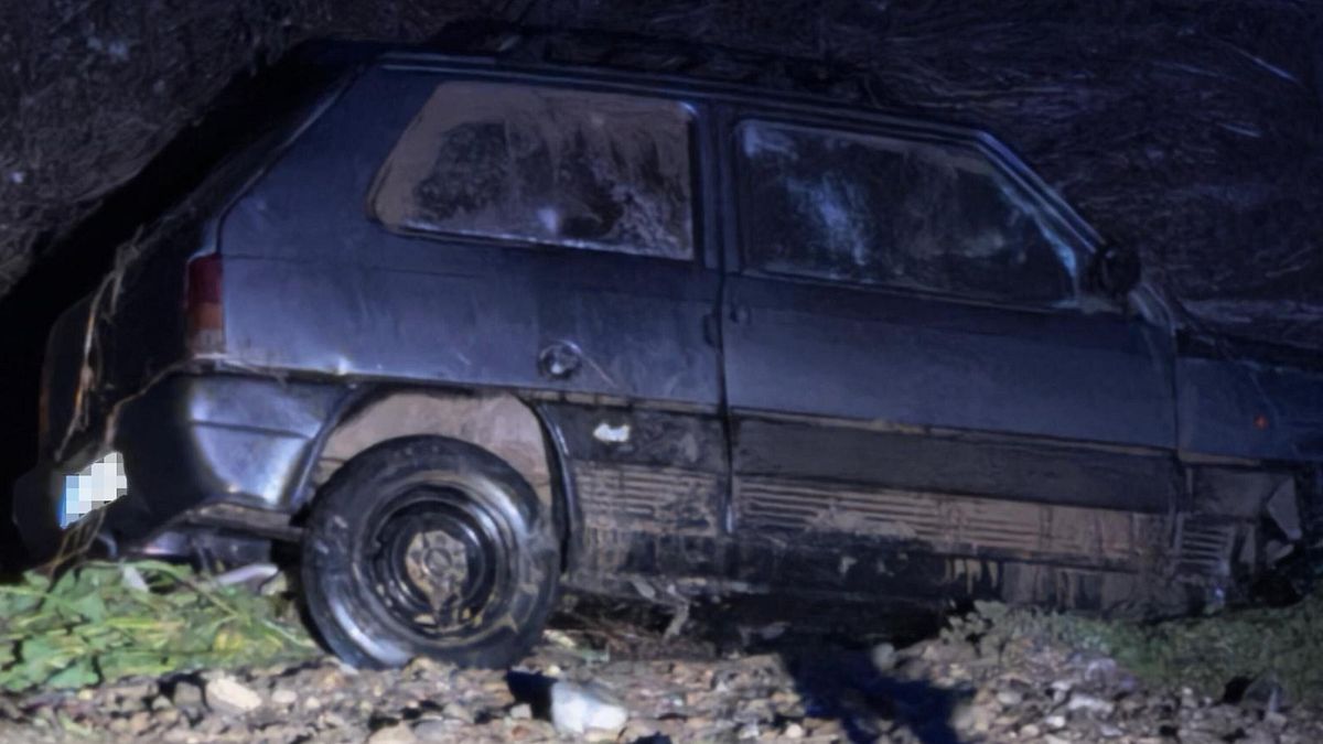 maltempo allerta arancione in emilia romagna in liguria 5mila fulmini in 12 ore auto in un torrente a enna morto un uomo