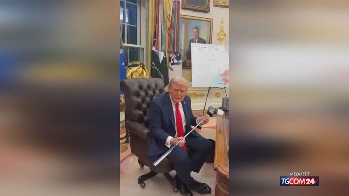 Zelensky dona a Trump la mazza da golf ricevuta da un soldato ferito