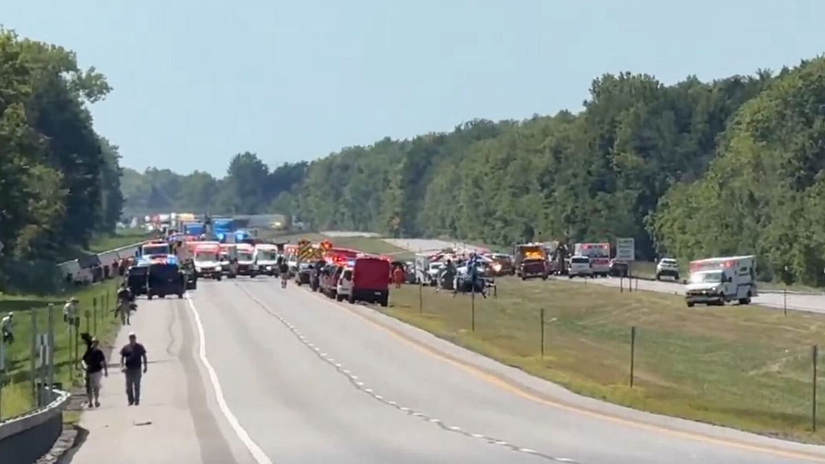Stato di New York, scontro fra pullman di turisti e camion: almeno 5 morti