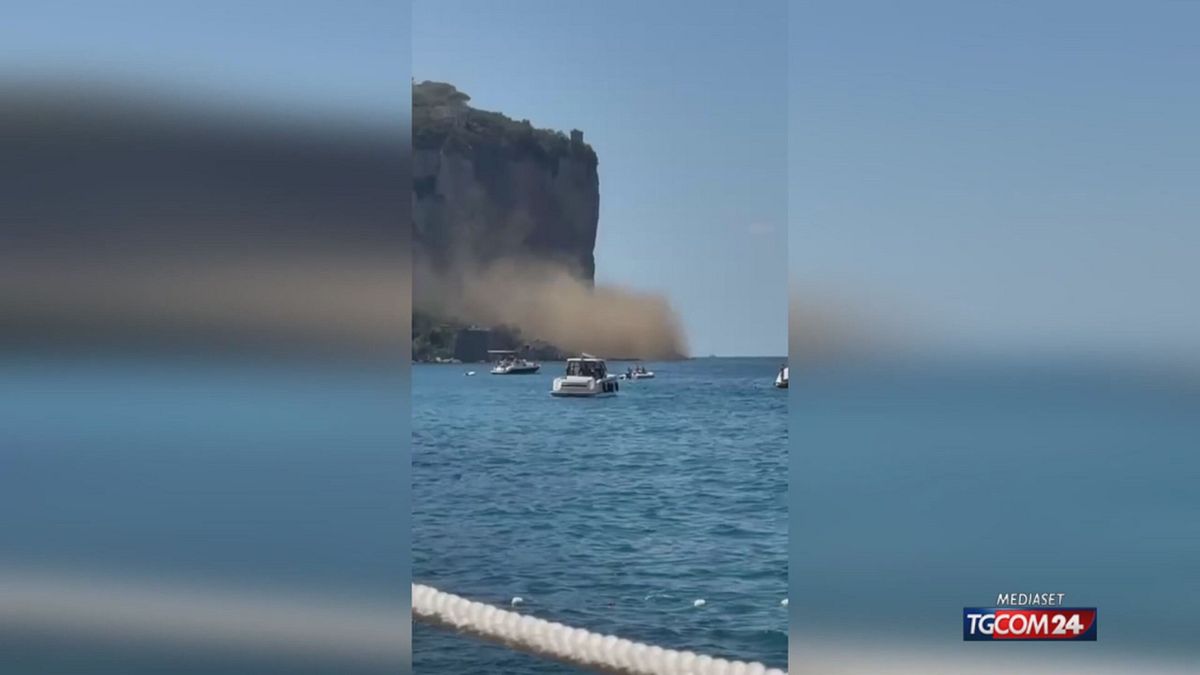 Cede costone sul mare a Vico Equense, nessun ferito