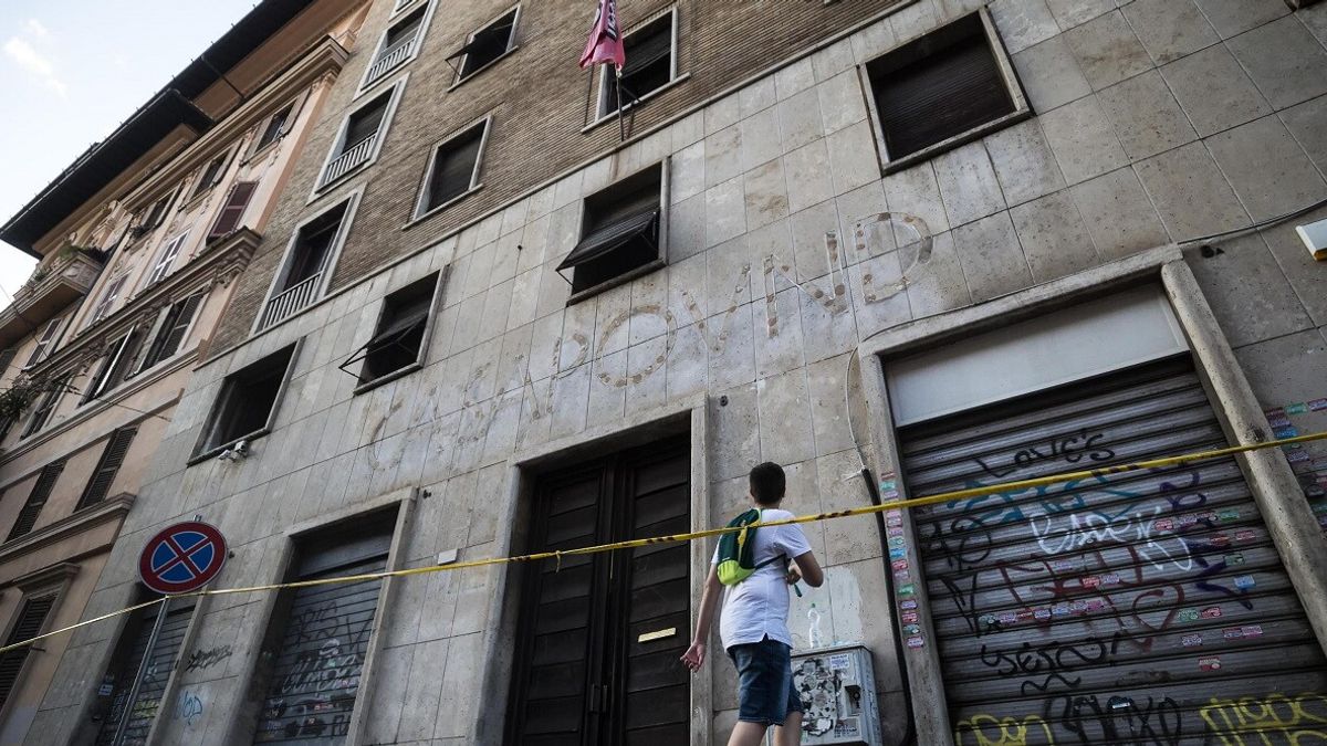 sgombero anche per casapound il portavoce non ci sta difenderemo il palazzo
